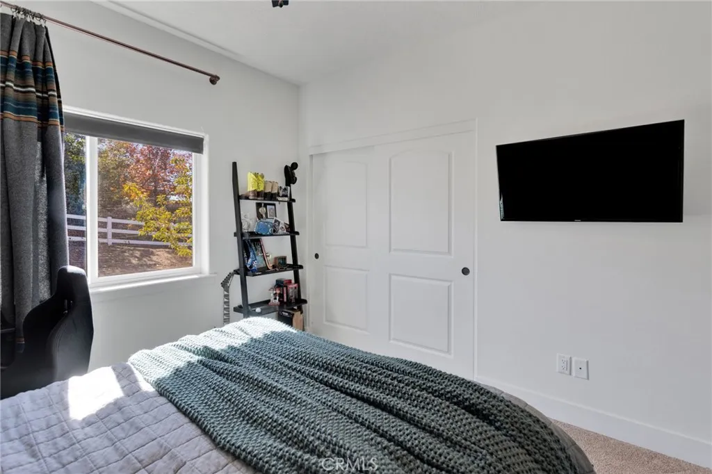 8357 Macron, Oak Hills, California 92344 home-pic-41